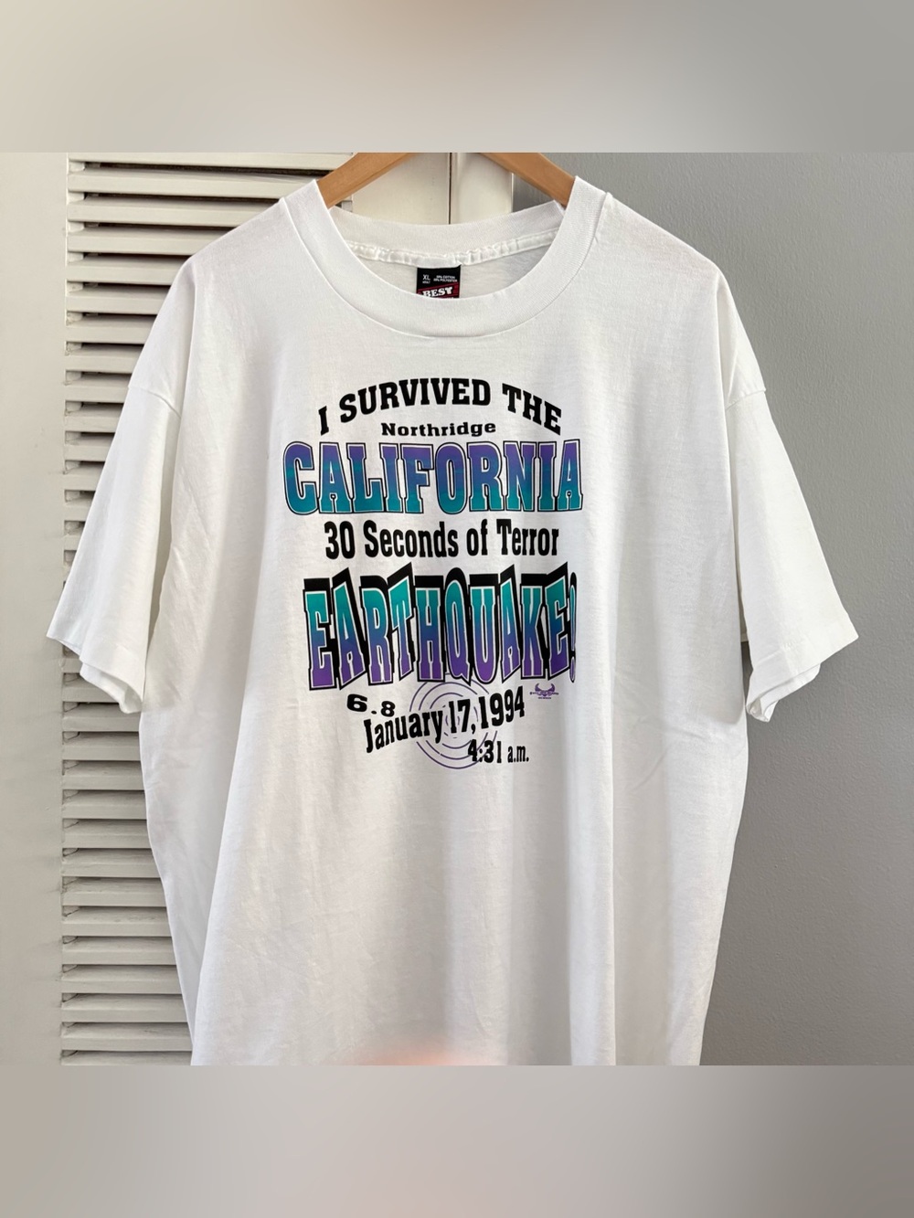 Vintage 90’s ‘I SURVIVED THE NORTHRIDGE CALIFORNIA EARTHQUAKE’ Souvenir T-shirt